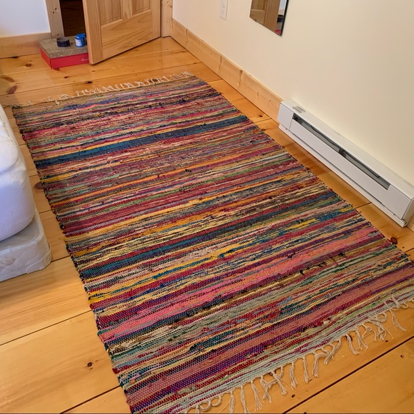 Urban Outfitters Other - 6.5 by 4 foot Lrg area rug